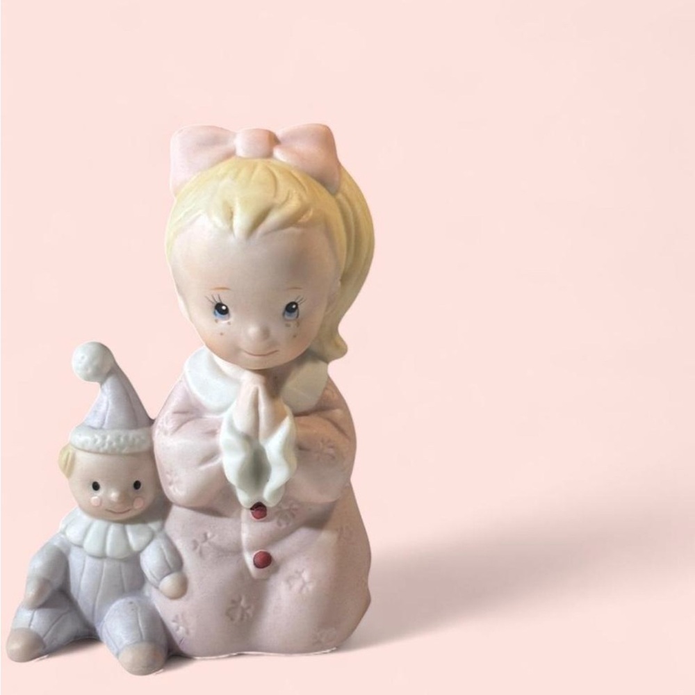 Adorable Praying Figures
